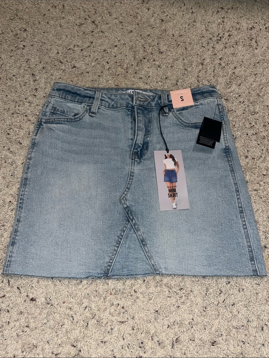 Celebrity Pink Dresses & Skirts - Celebrity Pink Light Wash Denim Skirt - Light Blue